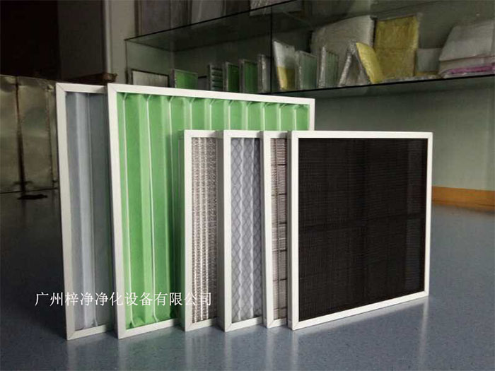 初效空氣過濾器在潔凈車間是許多高精度產業如半導體、藥品制造、生物科技等不可或缺的生產環境。